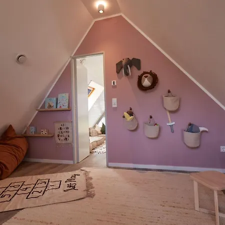 Haus-yacht Holiday home Olsdorf